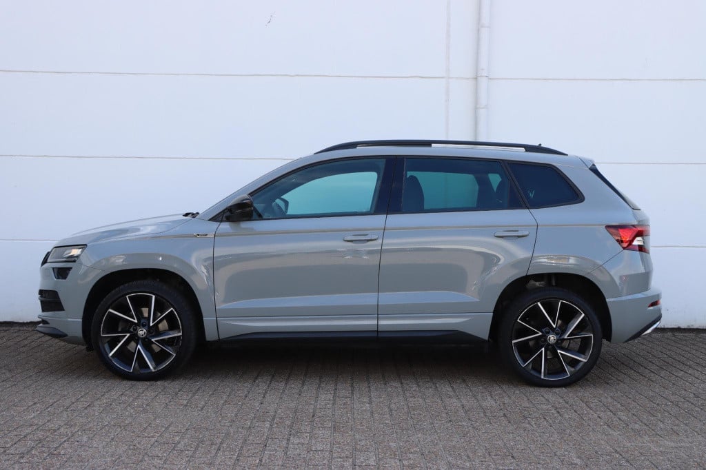 Skoda Karoq 1.5 tsi sportline business 150pk dsg7