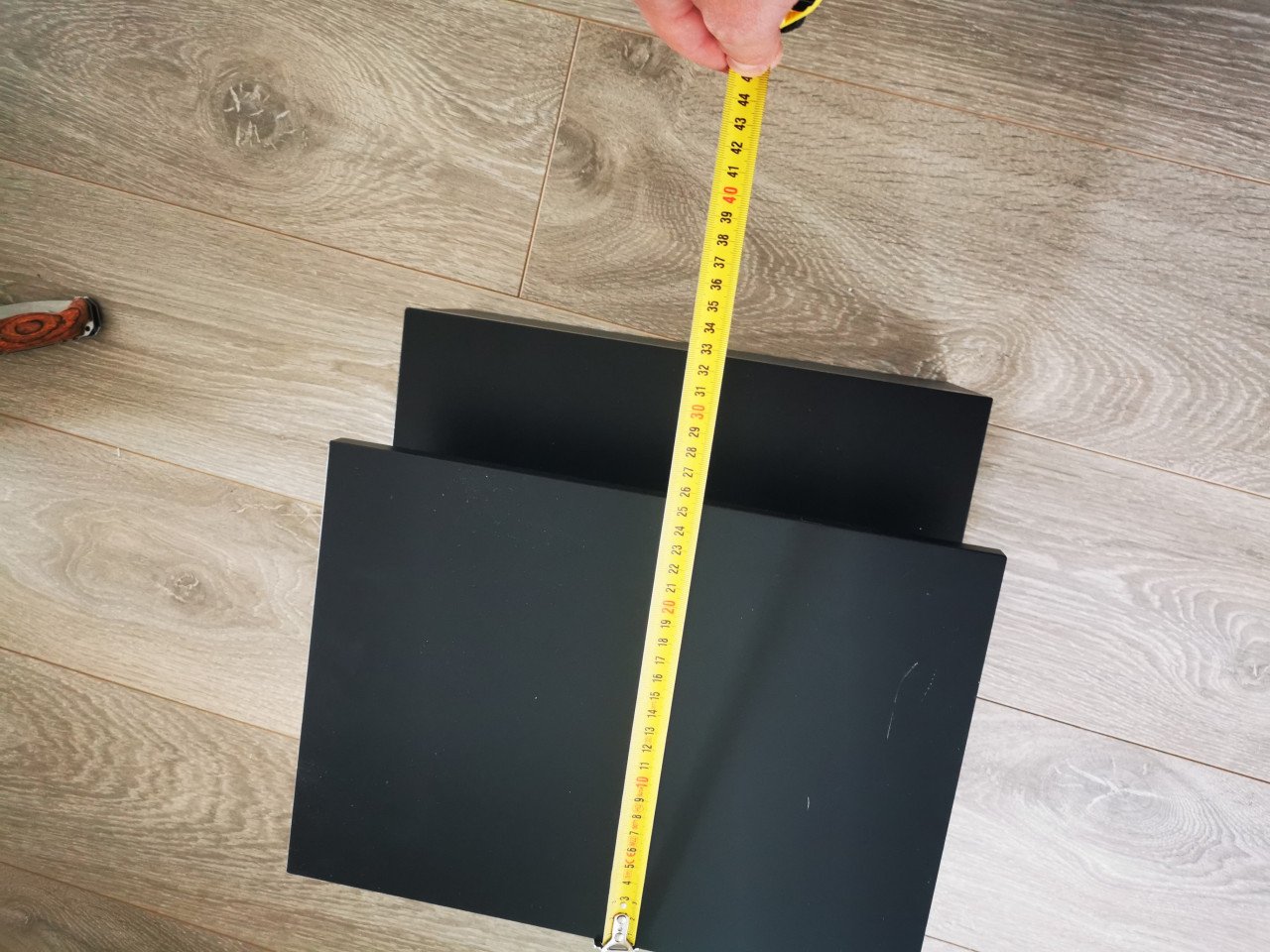 2x hangend nachtkastje