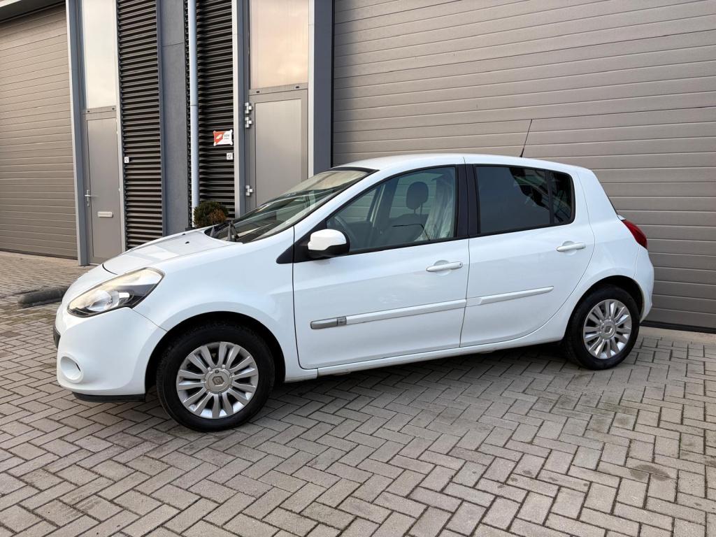 Renault Clio 1.2 collection/apk/airco/cruise ctrl/trehkaak/