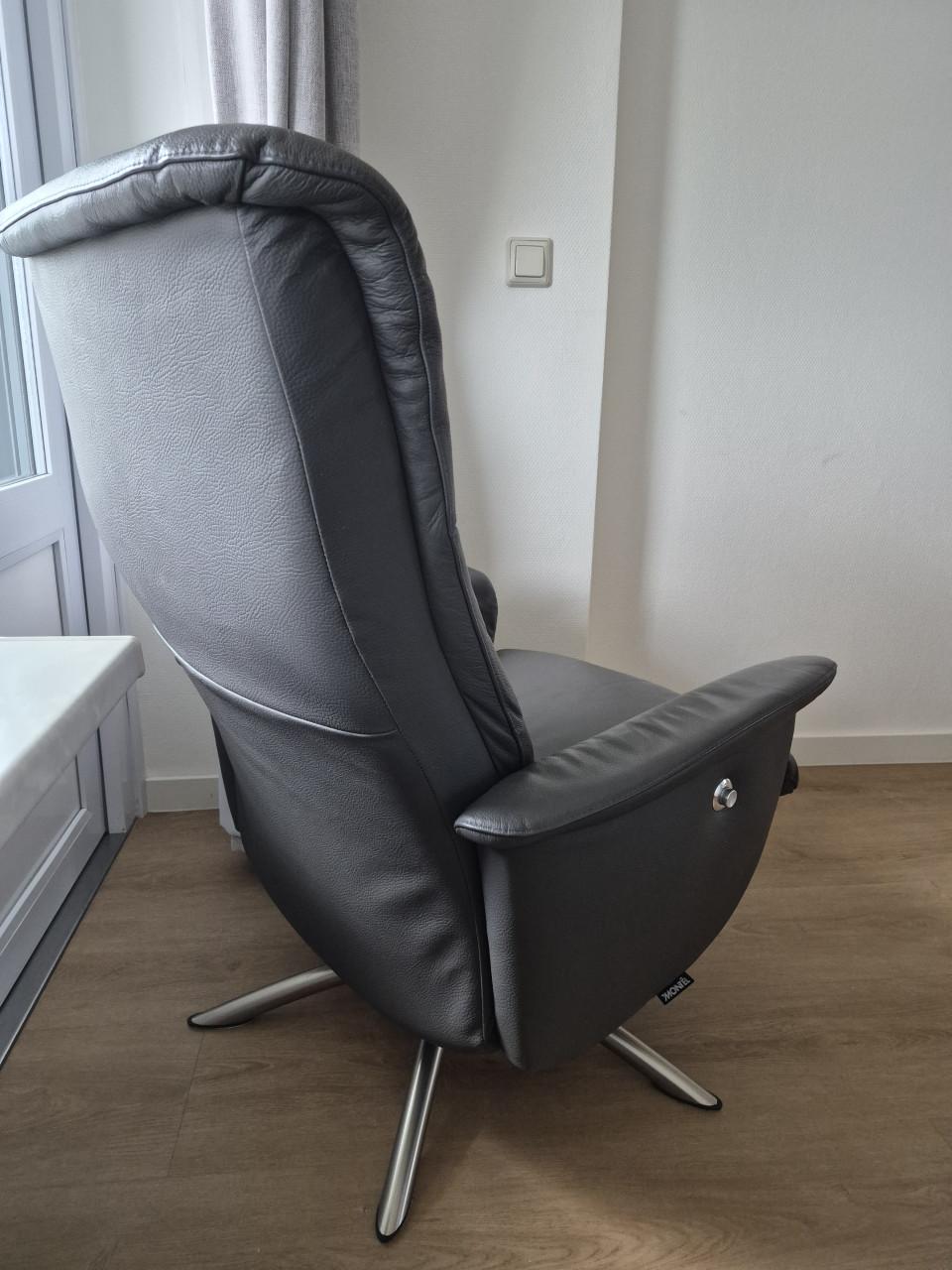 Montel relaxstoel anthraciet grijs maat S incl.hocker