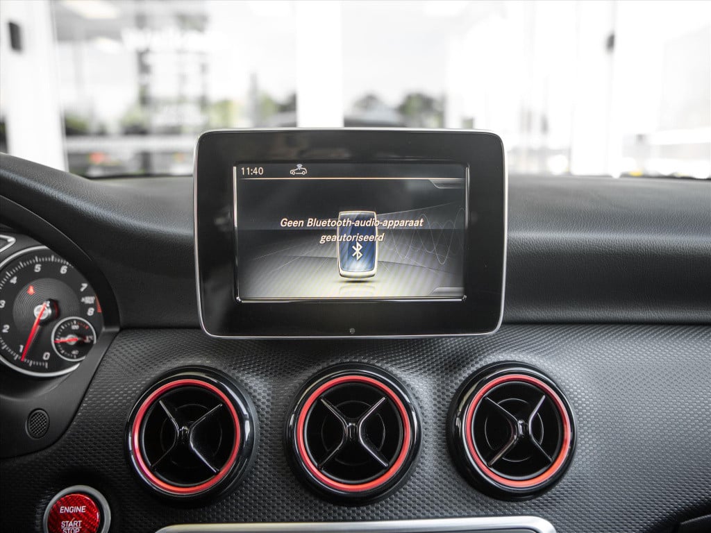 Mercedes-Benz A-Klasse a160 102pk business | navigatie | trekhaak | cruise 