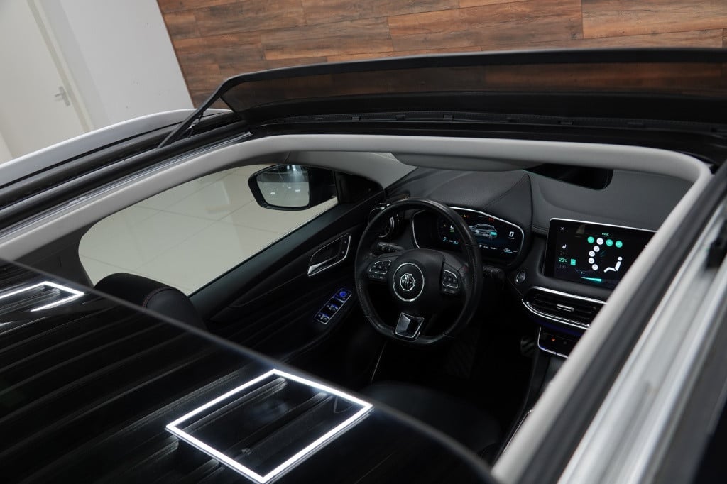 MG Ehs 1.5 tgdi luxury | pano | carplay | acc |