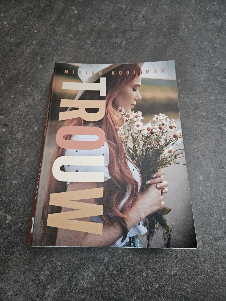 Thuis-Trouw-Kleur, Mirjam Kooijman
