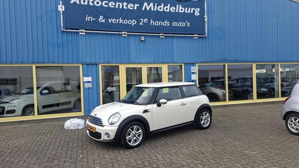 Mini One Chili 3drs bj:2014 airco-navigatie 131.000km nwst apk 2027 !!