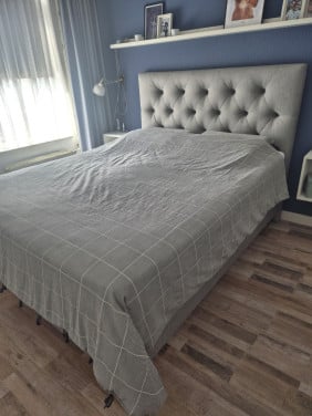 Boxspring Grijs (4.5 jaar oud)