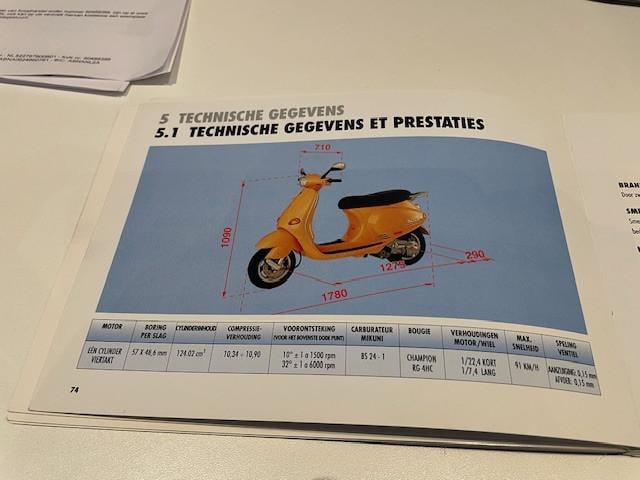 Vespa ET4 125 Motorscooter in perfecte staat