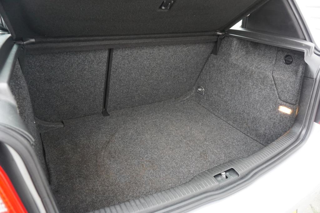 Volkswagen Golf 1.6-16v ocean airco / elektr. ramen / trekhaak / nap / apk 