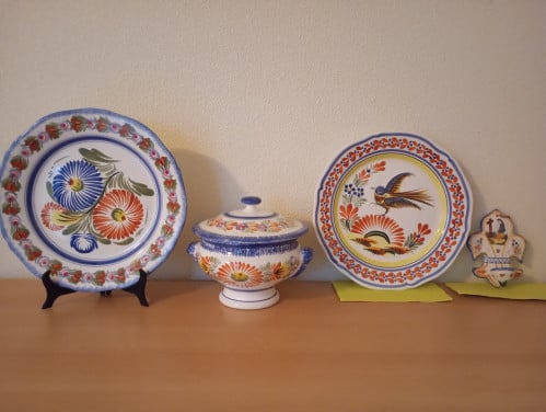 4 stuks Henriot Quimper handgeschilderd aardewerk