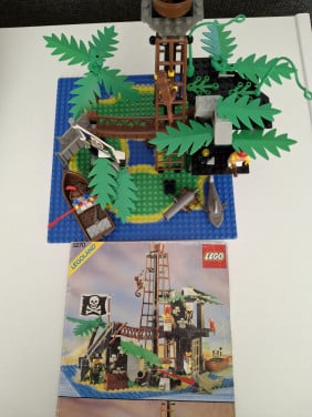 Vintage LEGO set Forbidden Island