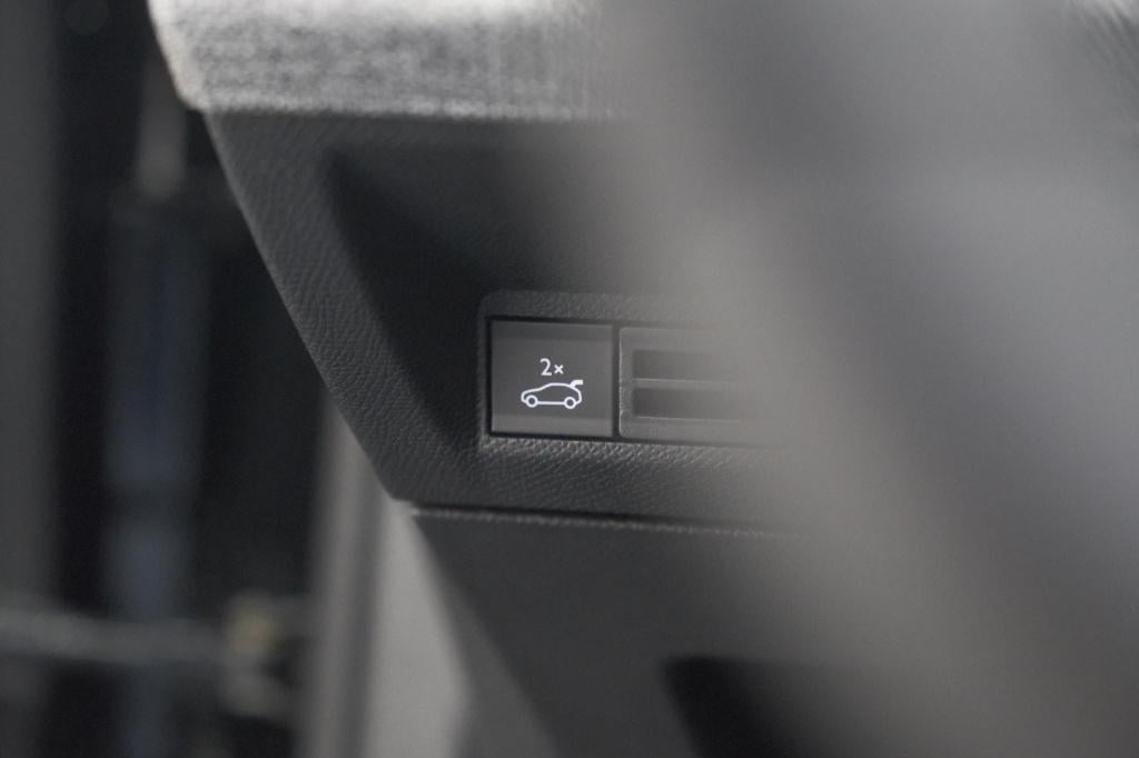 Peugeot 3008 1.2 hybrid 136 gt | adaptieve cruise control | camera | elektr