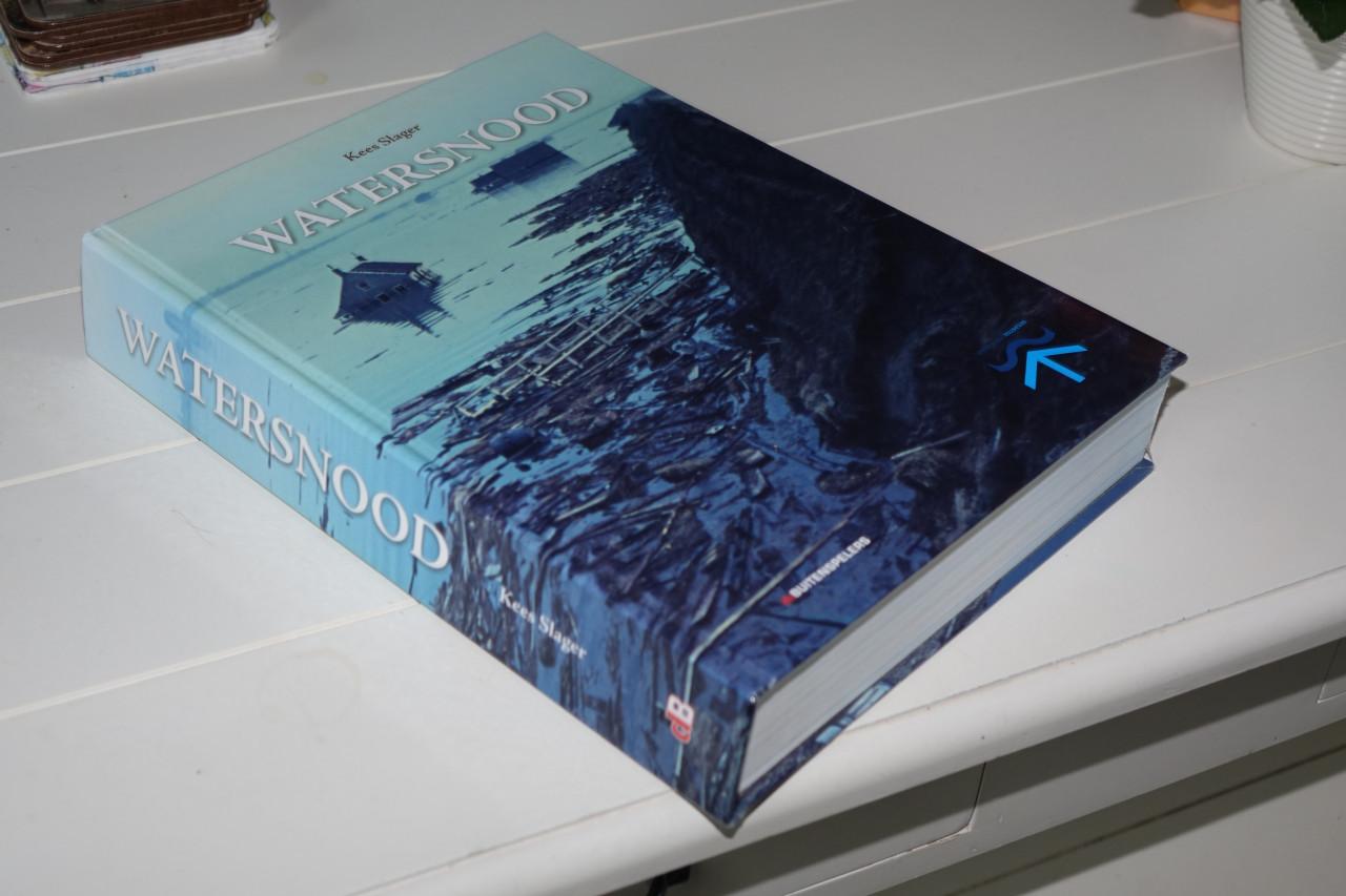 Watersnood Kees Slager boek van 5 kilo over al de dorpen van zeeland