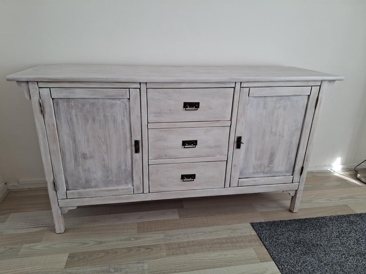 Mooi white wash dressoir