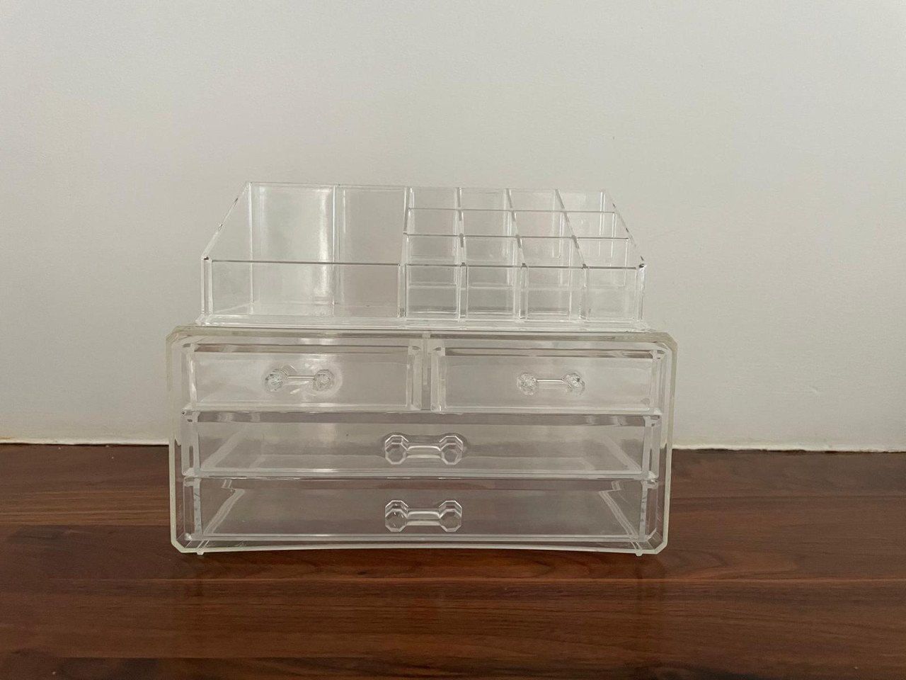 Make-up organizer