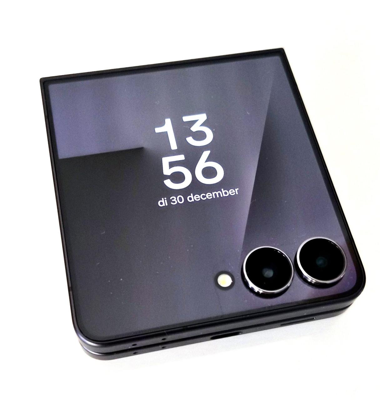 Samsung Galaxy Z Flip 7 - Jetblack 256GB