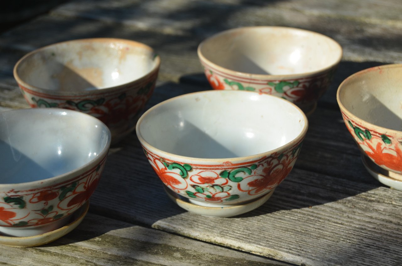5 Swatow Late Ming theekommetjes en schoteltjes