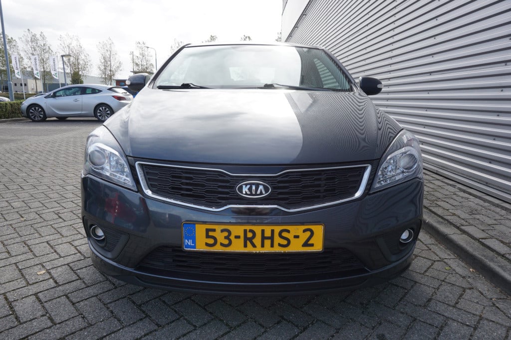 Kia Pro Cee D 1.6 cvvt seven sport airco / navi / cruise / camera / elektr.