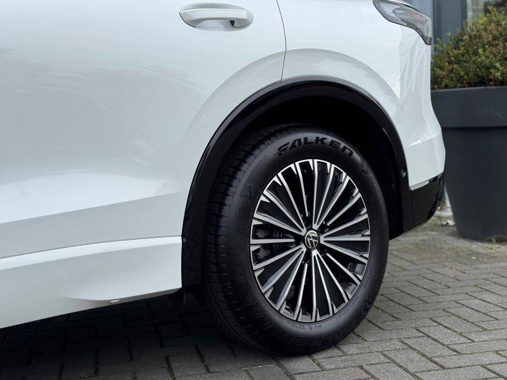 Volkswagen Tiguan 1.5 tsi goal * acc * 360 camera * trekhaak * lane + side 