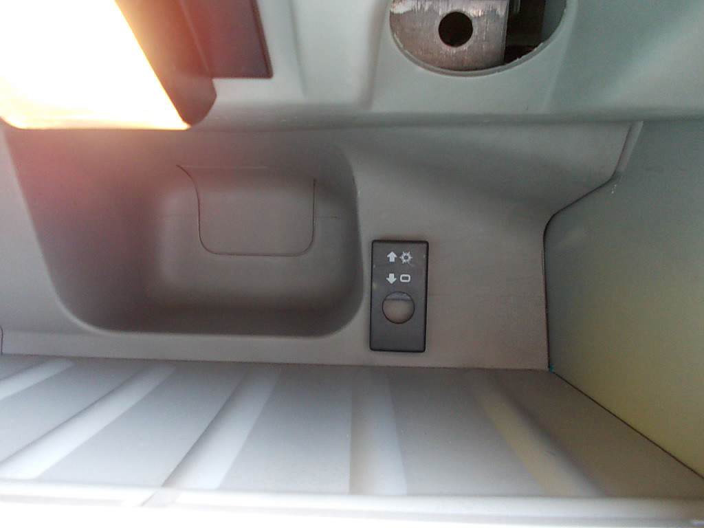 Opel Vivaro 2.0 cdti l2h1 airco, trekhaak 163000 km!!