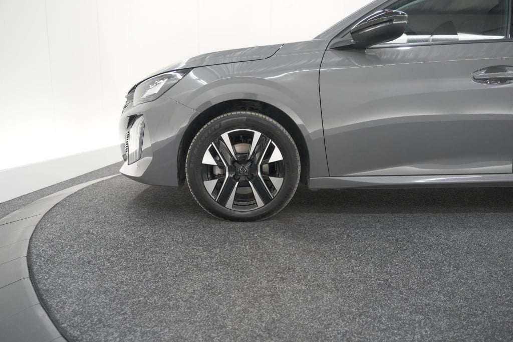 Peugeot 208 hybrid 100 e-dcs6 allure | camera | keyless entry | apple carpl