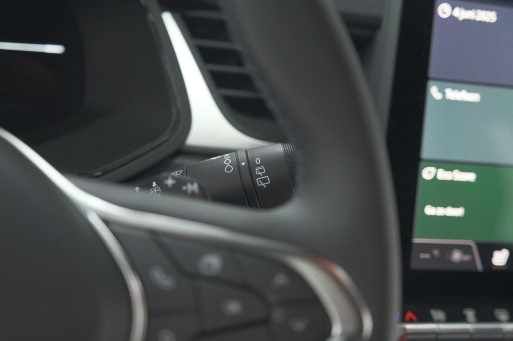 Renault Captur mild hybrid 160 evolution | camera | apple carplay | stoelve
