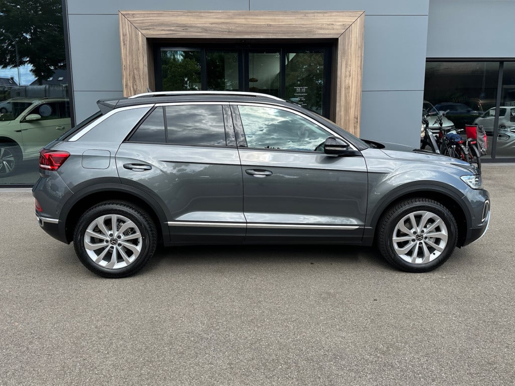 Volkswagen T-roc 1.5 tsi 150pk dsg style | trekhaak | navi | iq light | ada
