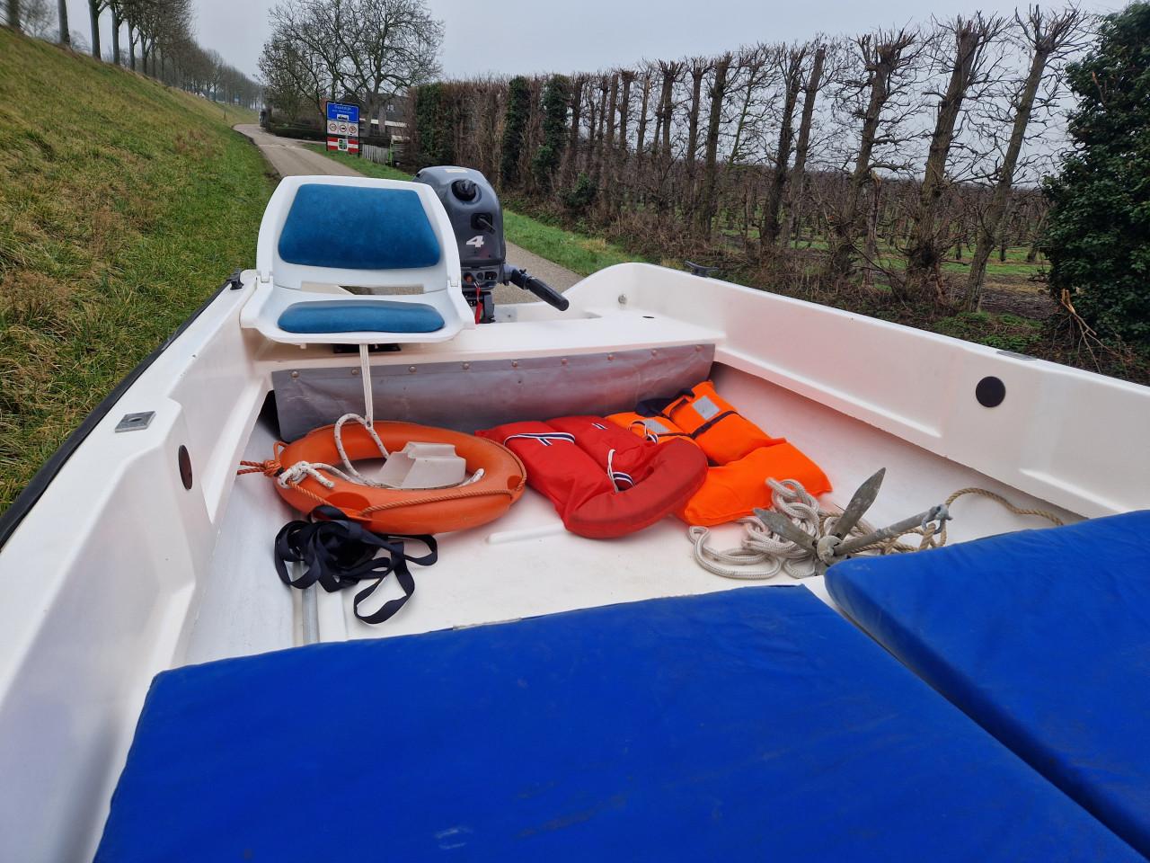 ELAN 401 met PEGA trailer en Yamaha 4 pk 4-takt vaarklaar compleet set