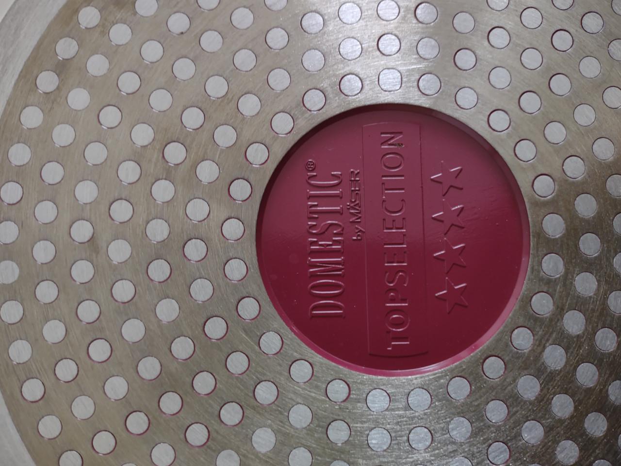 Zeer nette grillpan, bakpan, vleespan. Paars, wit. Als nieuw!