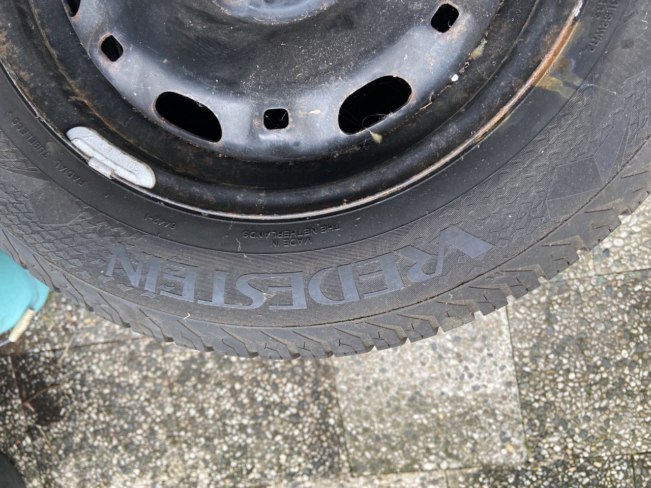 Set winterbanden op stalenvelg 185/65 R14