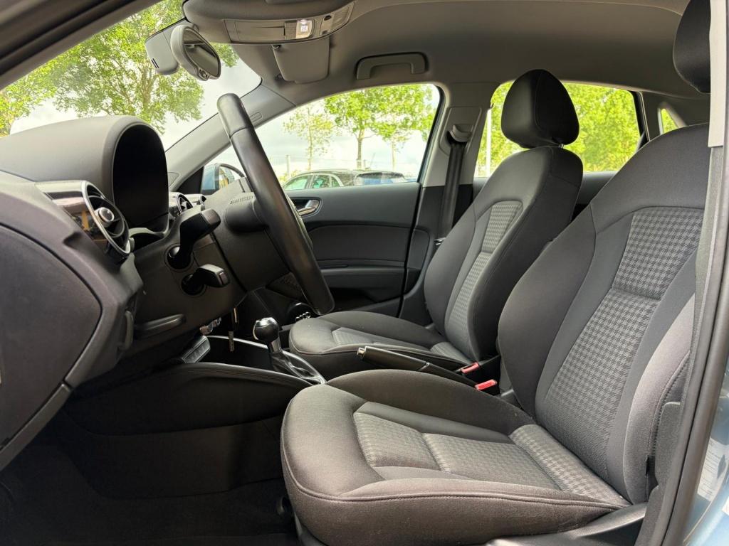 Audi A1 Sportback 1.4 tfsi connect | s-line | automaat