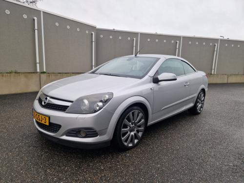 Opel Astra TwinTop 2.0 T Cosmo