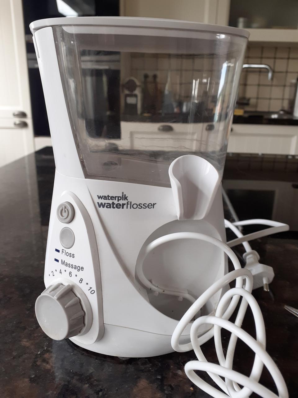 Waterflosser merk Waterpik. Gloednieuw.