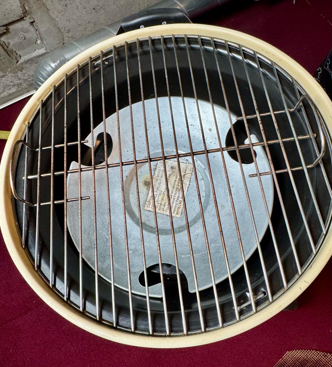 Mooie bol barbecue in uitstekende staat