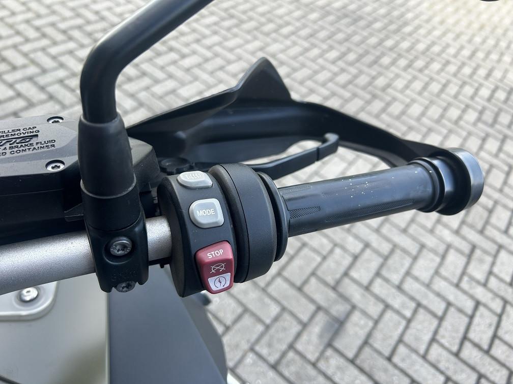 Puntgave BMW R1200GS LC Adventure uit 2014 bomvol opties, rijklaar €9950,-