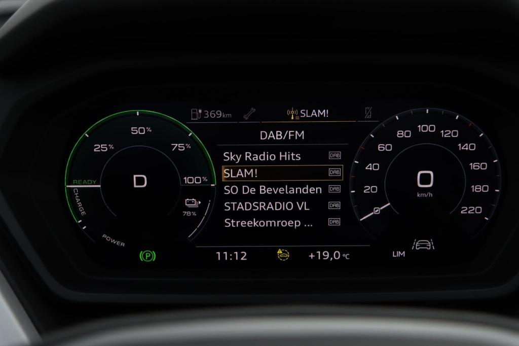 Audi Q4 E-tron 40 advanced edition 82 kwh 204pk | soh 98,2% |
