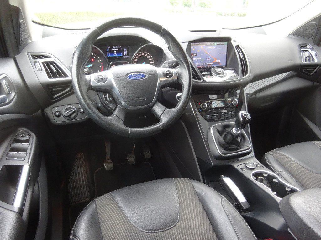 Ford Kuga 1.5 titanium navigatie / trekhaak / camera / cruise / pdc
