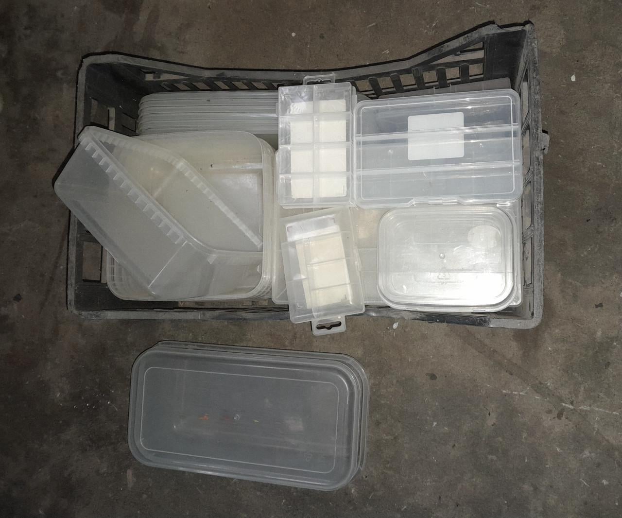 Partij div kunststof hobby koffers en opberg dozen met vakverdeling