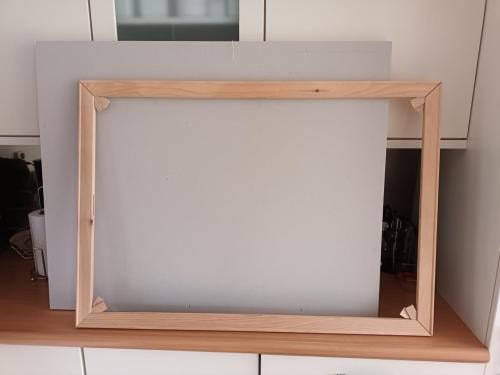 2 stuks lijsten 80 X 100 cm en 70 X 100 cm Gratis