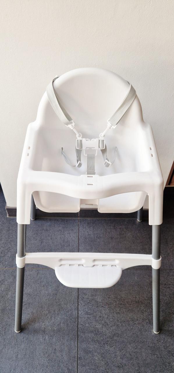 Witte kinderstoel met tafelblad, Ikea
