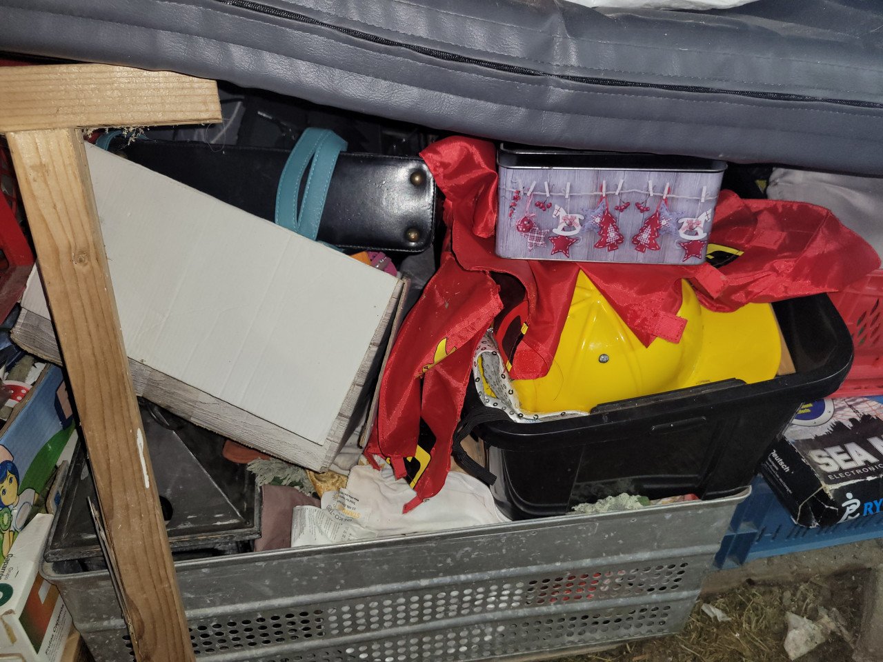 Rommelmarkt spullen.