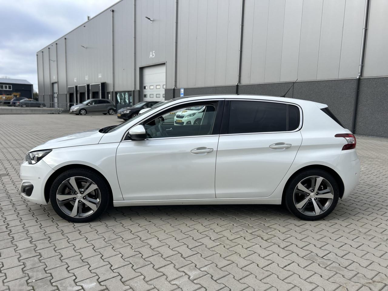 Peugeot 308 1.6 THP Allure 157 PK/PANO/CRUISE CONTR/KEY-LESS