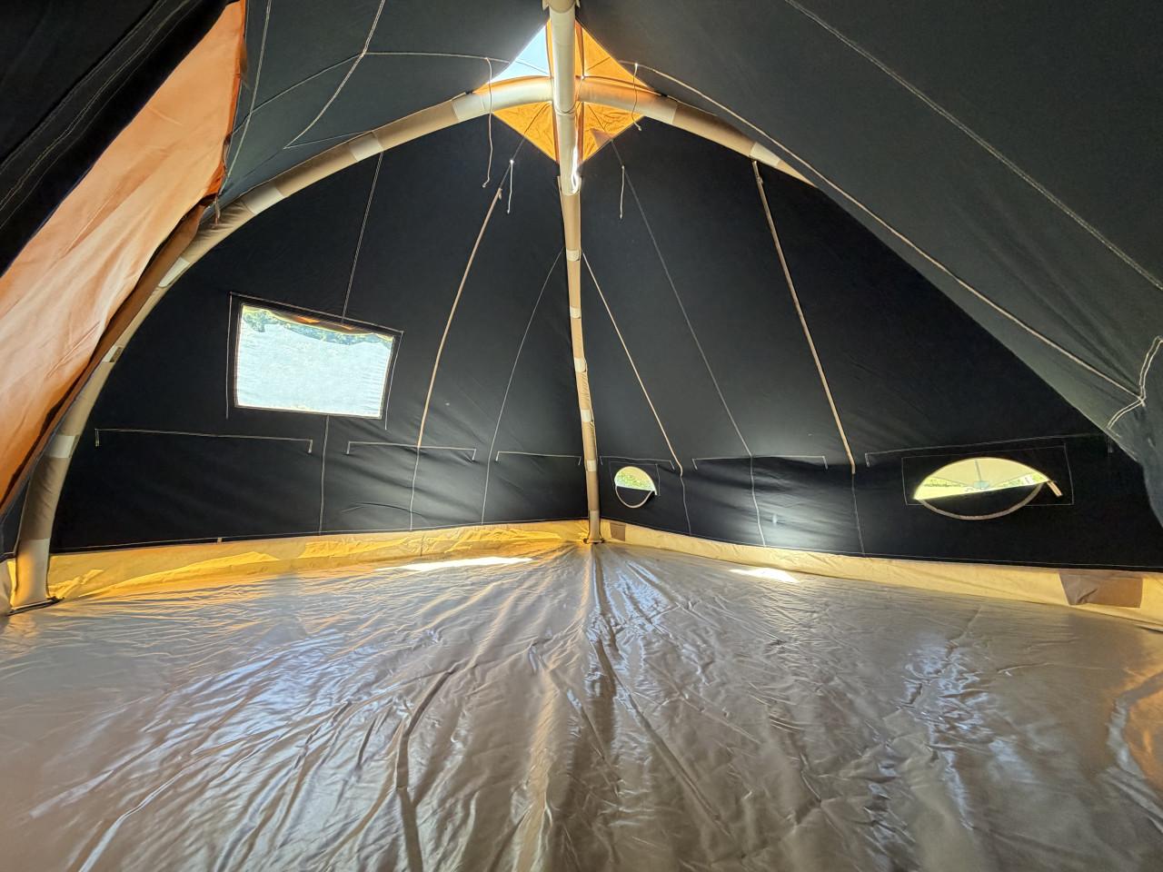 Karsten tent (3.80 x 3.80 m) in zeer goede staat