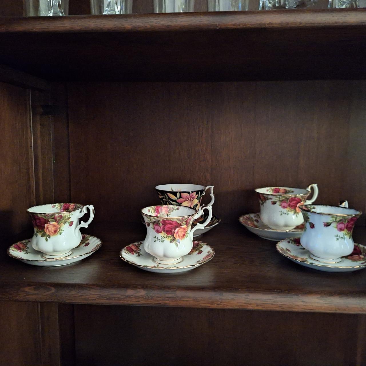 Diverse kopjes van Royal Albert