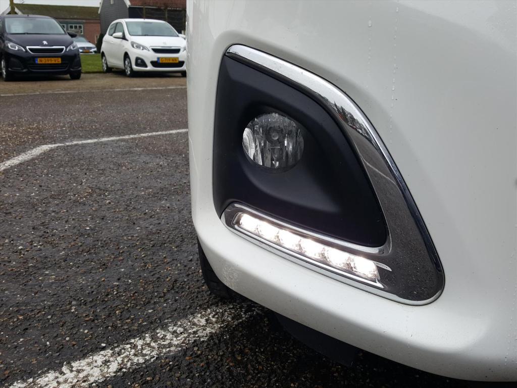 Peugeot 108 1.0 e-vti 72pk 3d allure navigatie via apple carplay & android 