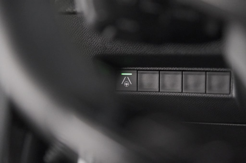 Peugeot 2008 puretech 130 eat8 gt | 360 camera | stoelmassage | adaptieve c