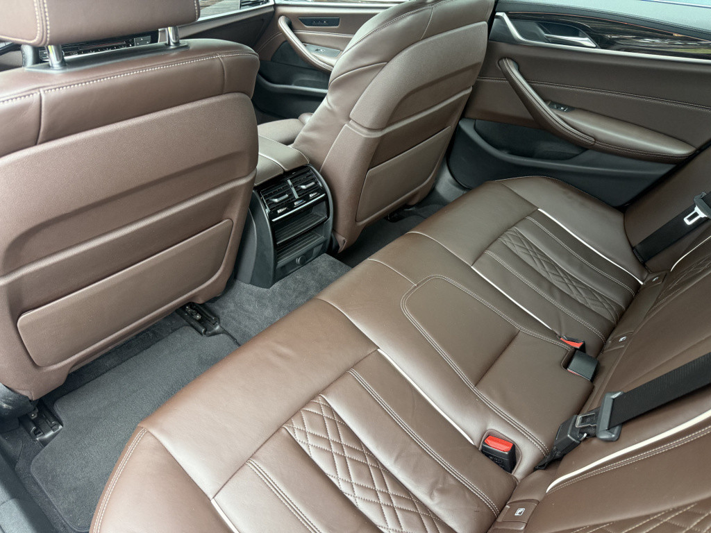 BMW 5 Serie 530i xdrive automaat high executive sedan