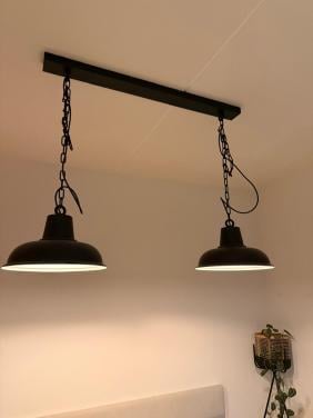 Zwarte hanglamp / industriële design lamp