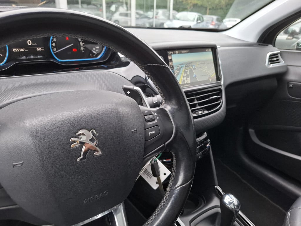 Peugeot 2008 suv 1.2 allure automaat pano/clima/trekhaak