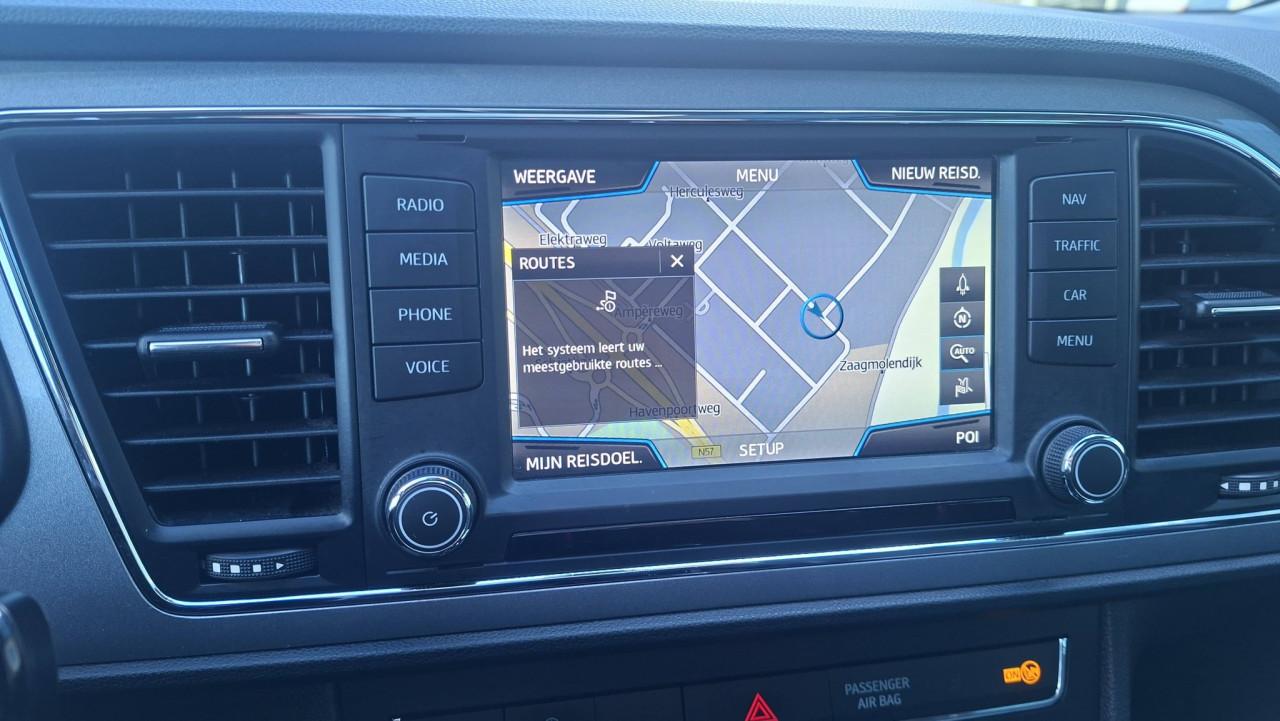 Seat Leon 1.8 TSI FR 180 pk 5deurs bj:2013 airco panodak lm-velgen i.z.g.st