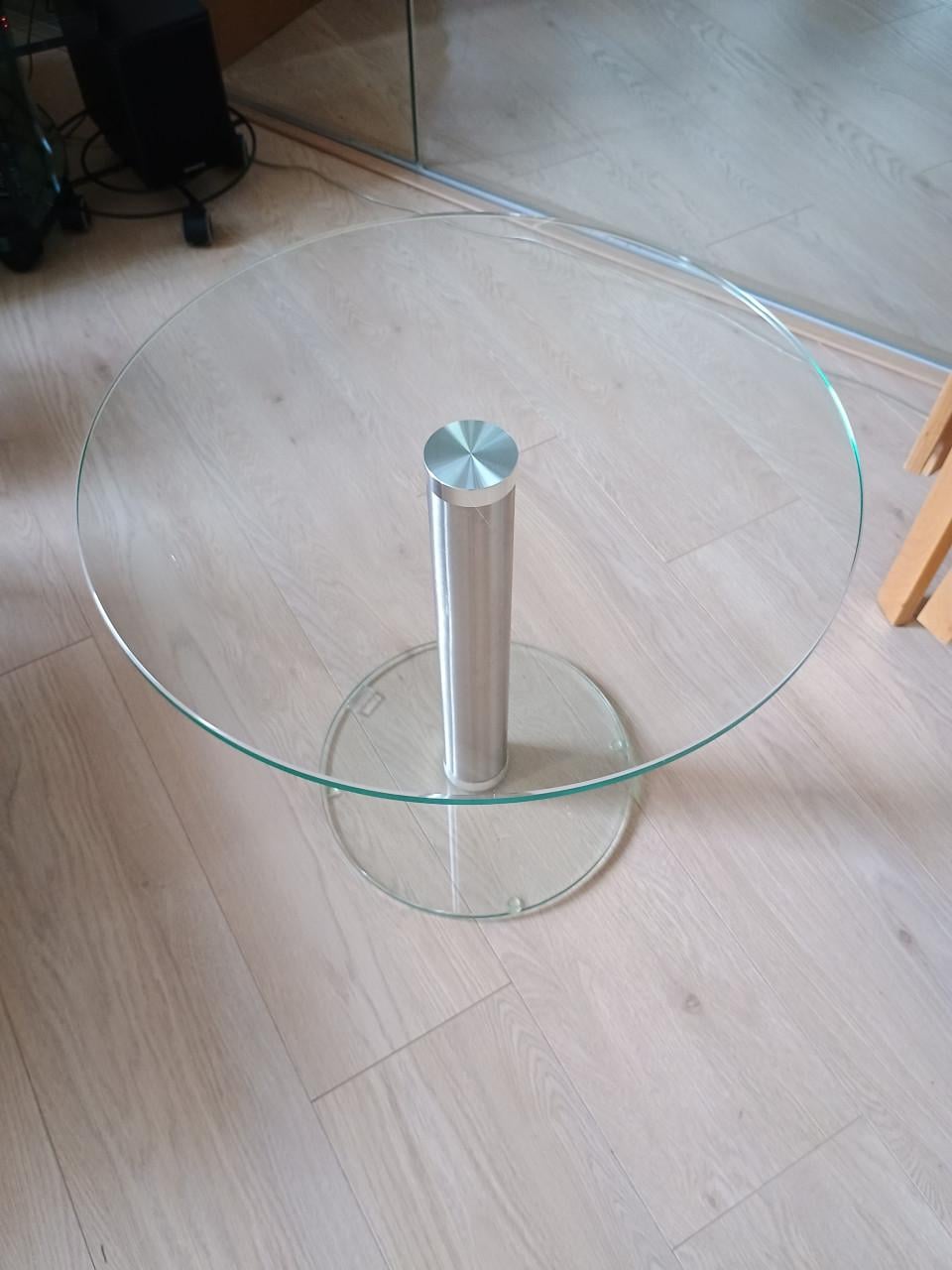 Glazen bijzettafel