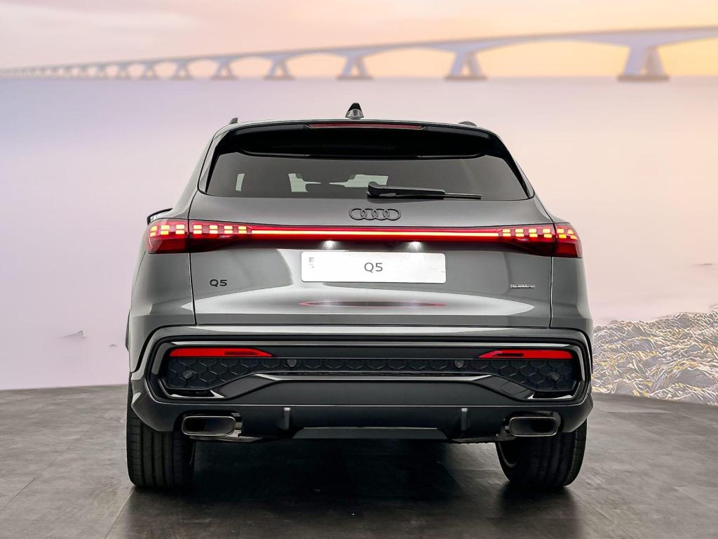 Audi Q5 s edition competition e-hybrid 270 kw / 367 pk suv